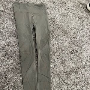 Green NWOT lululemon leggings